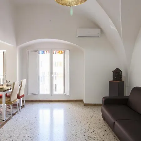 Apartman Boat